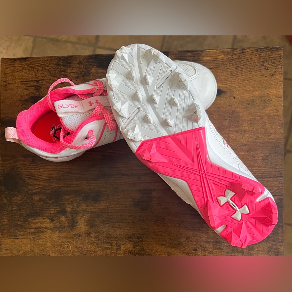 UA Glyde RM Girls Softball cleats - Picture 5 of 6